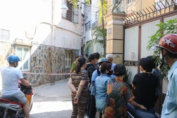 Nhân chứng kể lại vụ cháy khiến 4 người tử vong ở TPHCM: Có người phá được khung sắt, ẵm em bé thoát ra ngoài-2