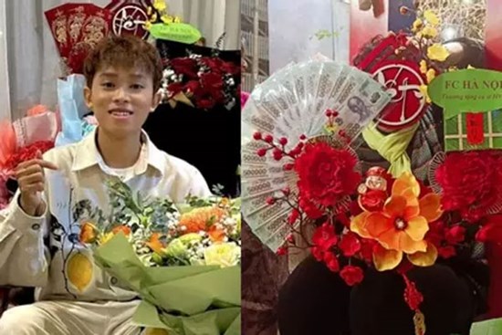 Hồ Văn Cường chạy show từ Nam ra Bắc dịp Tết, được fan lì xì tiền