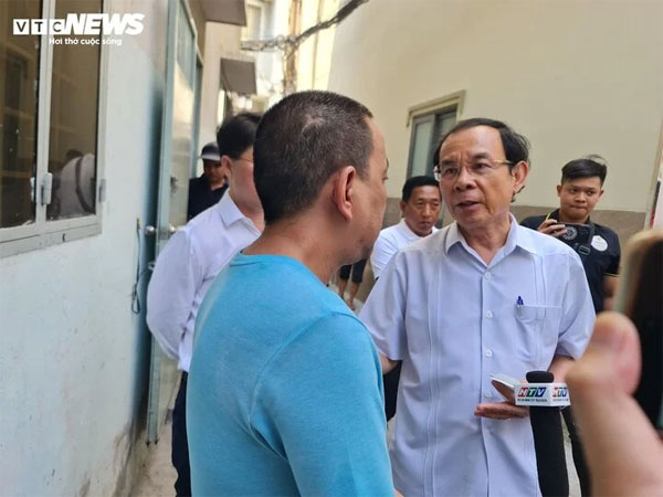 Vụ cháy nhà khiến 4 người chết: Ngọn lửa lan rộng, hàng xóm may mắn thoát nạn-4