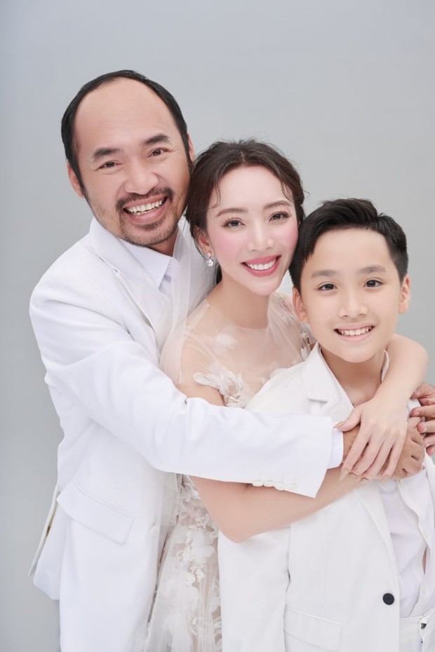 Tiến Luật tậu xe sang ngay đầu năm mới, hành động của Thu Trang sau đó mới gây bất ngờ-3
