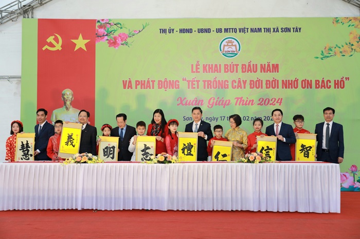 Thị xã Sơn Tây phát động Tết trồng cây và khai bút đầu Xuân Giáp Thìn 2024-1