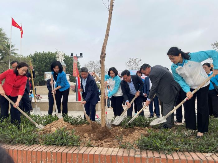 Phụ nữ Thủ đô phát động Tết trồng cây tại Khu di tích lịch sử Khu Cháy-1