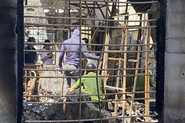 Người kinh doanh tồi mới phải đập bỏ hoa trên phố-2