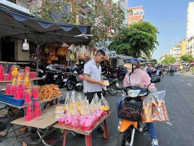 Đồ cúng đắt khách trước ngày vía Thần tài-7