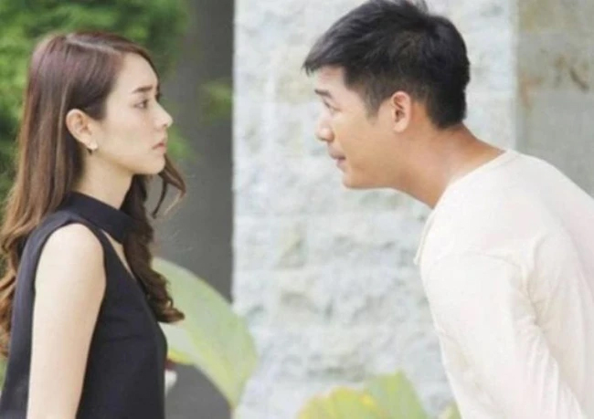 Gặp lại bạn của vợ, chồng tôi hỏi một câu làm cô ấy ngượng ngùng rồi bật khóc nức nở-1