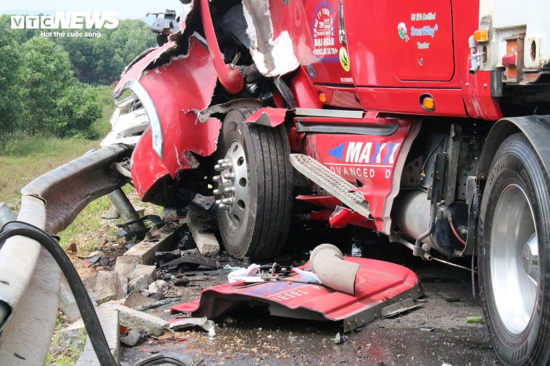 Hiện trường vụ tai nạn trên cao tốc Cam Lộ - La Sơn khiến 3 mẹ con tử vong-3