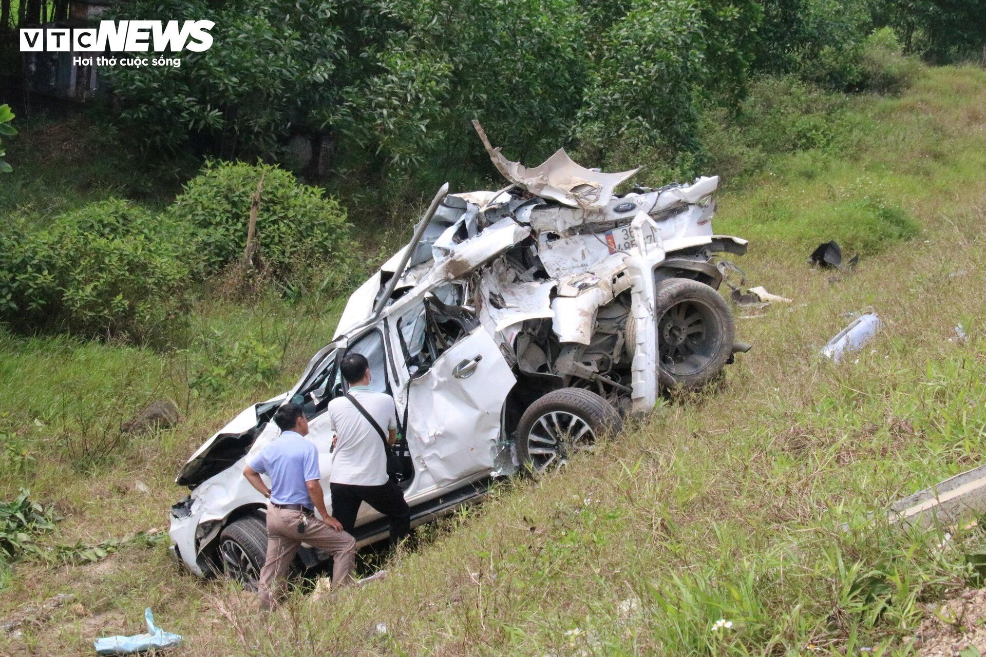 Hiện trường vụ tai nạn trên cao tốc Cam Lộ - La Sơn khiến 3 mẹ con tử vong-5