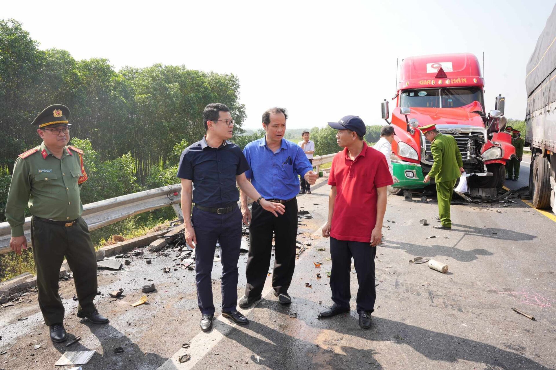 Hiện trường vụ tai nạn trên cao tốc Cam Lộ - La Sơn khiến 3 mẹ con tử vong-8