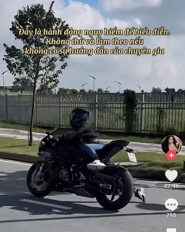 Ngọc Trinh zoom cận tình trạng những vết thương sau 4 tháng gặp tai nạn lái xe mô tô-4