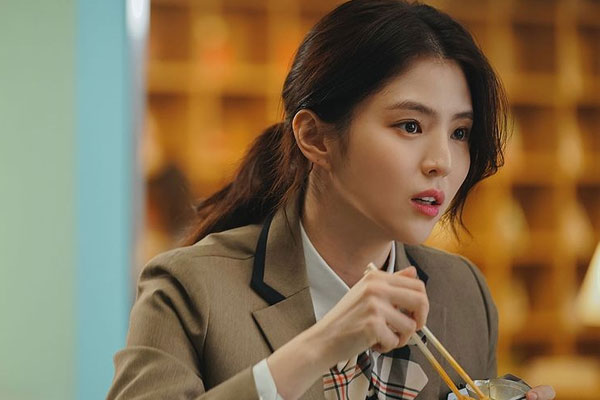 Bị bố mẹ hối thúc, tôi kiếm đại anh chàng lái xe về ra mắt, nào ngờ cả gia đình ủng hộ chuyện cưới xin-1