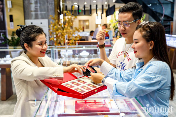 Chênh lệch mua - bán 2,5 triệu đồng/lượng, đầu tư vàng nên né ngày Thần Tài-1