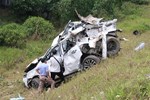 Cả 4 xe ô tô trong vụ tai nạn trên cao tốc Cam Lộ-La Sơn đều còn hạn đăng kiểm-2