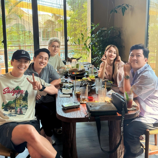 Trường Giang - Nhã Phương cùng lộ diện giữa lúc liên tục bị réo tên, biểu cảm khi cạnh nhau gây chú ý-1