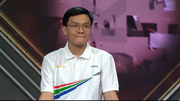 Cứ trả lời sai là cười, nam sinh Quảng Trị giành vòng nguyệt quế Olympia-2