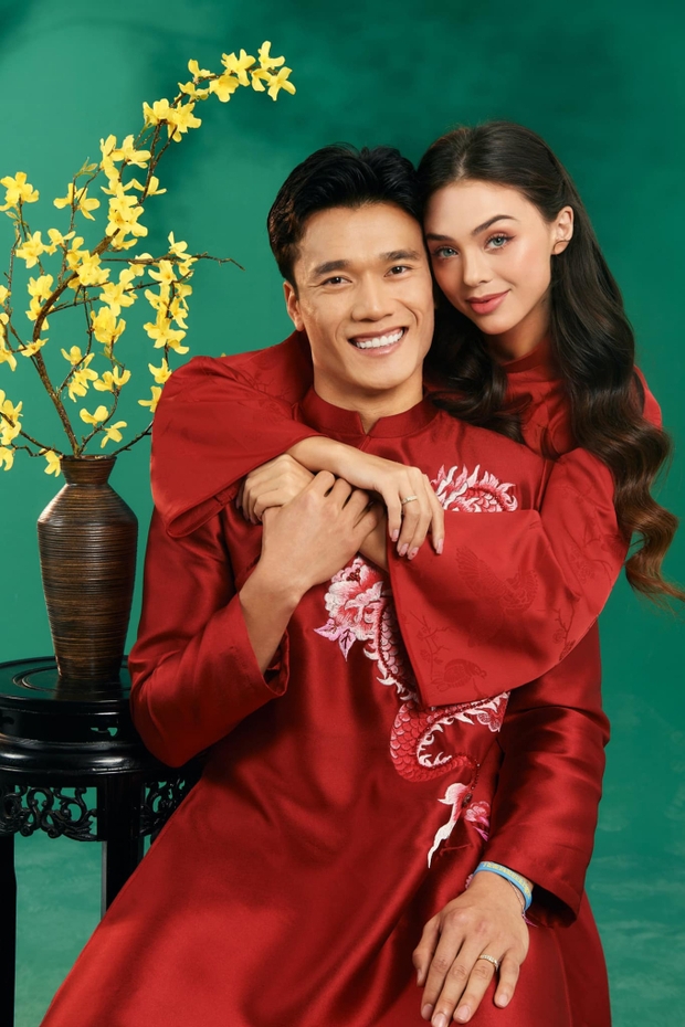 Bạn bè giục đẻ thêm con, vợ chồng thủ môn Bùi Tiến Dũng - người mẫu Dianka than: Chưa đủ tiền nuôi hai đứa-1