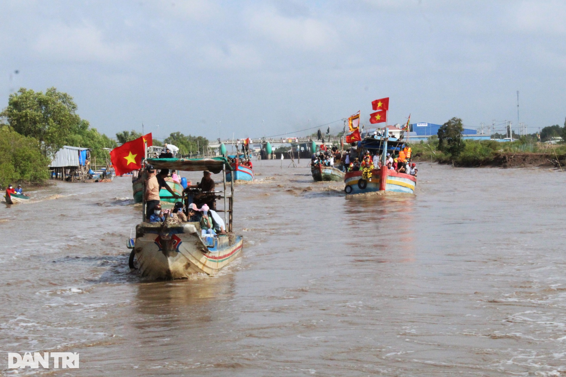 Hàng nghìn người dự lễ nghinh Ông đầu năm mới cầu mùa tôm cá bội thu-6