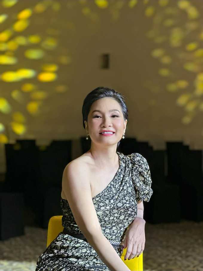 Biệt thự ở Mỹ của phú bà” phim Mai - Hồng Đào: Hoa lá ngập tràn như resort, chụp vu vơ cũng có cả tá ảnh sống ảo-1