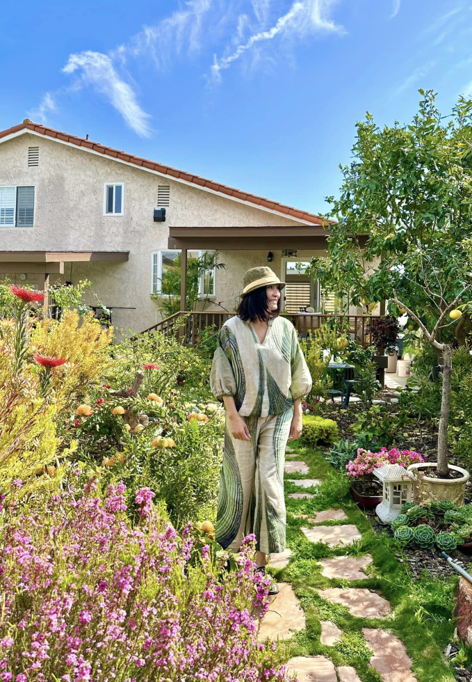 Biệt thự ở Mỹ của phú bà” phim Mai - Hồng Đào: Hoa lá ngập tràn như resort, chụp vu vơ cũng có cả tá ảnh sống ảo-3