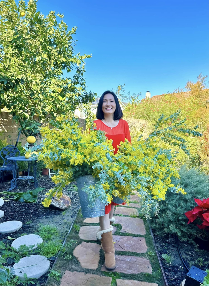 Biệt thự ở Mỹ của phú bà” phim Mai - Hồng Đào: Hoa lá ngập tràn như resort, chụp vu vơ cũng có cả tá ảnh sống ảo-10