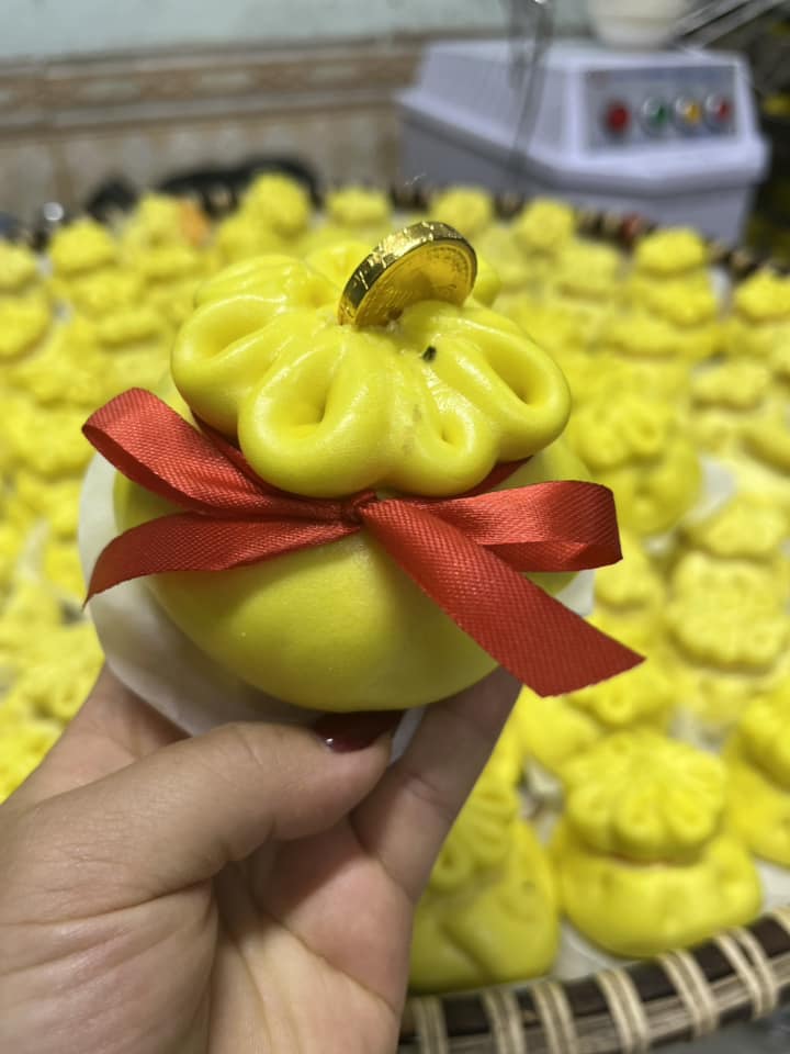 Mở bán loại bánh này dịp vía Thần tài, người phụ nữ chốt đơn cả nghìn chiếc-1