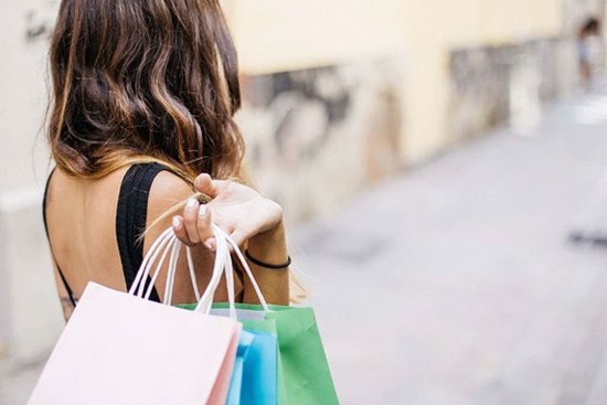 Nhiều lần anh trai tôi phải kêu than vì sở thích của chị dâu, tôi cũng
