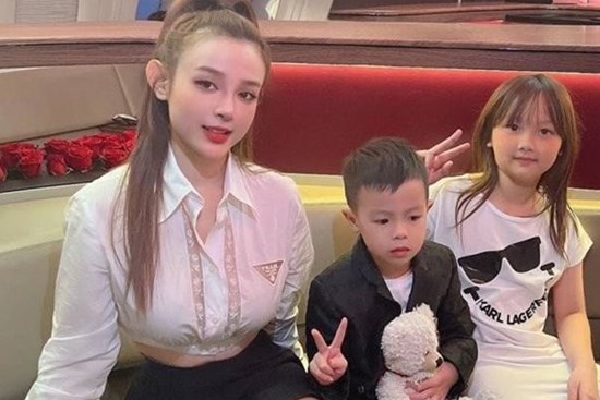 Huyền Baby sượng trân khi đang dạy con thì bị chồng đại gia