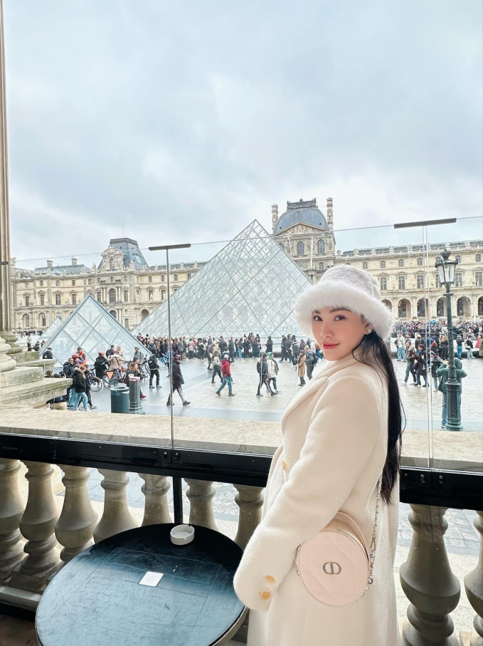 Quỳnh Thư xác nhận đang mang thai con đầu lòng sau khi được cầu hôn tại Pháp-3