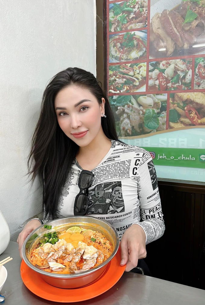 Quỳnh Thư xác nhận đang mang thai con đầu lòng sau khi được cầu hôn tại Pháp-6