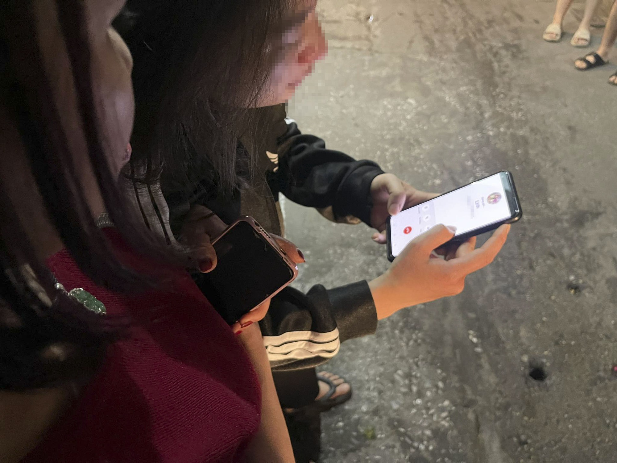 Bạn thân nói về hoàn cảnh khó khăn của cô gái 21 tuổi bị sát hại ở Hà Nội: Mẹ mất, L. cùng bố gồng gánh nuôi 2 em”-3