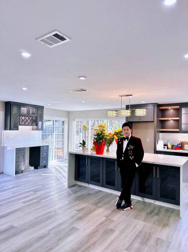 Quang Lê hoàn thành xong căn nhà tại Mỹ, bên ngoài nên thơ, bên trong thoáng đãng-5