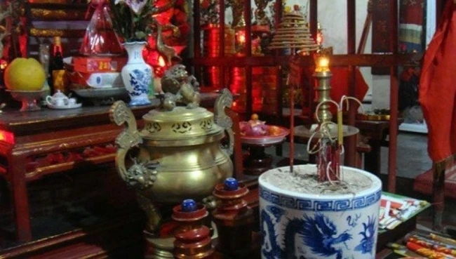 Đầu năm thấy bát hương có 1 trong 4 dấu hiệu này, gia chủ đừng nghĩ nhiều, hãy sửa ngay!-2