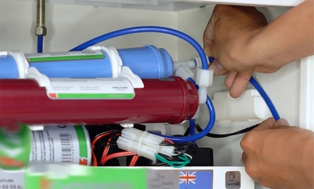 Nhân viên kỹ thuật tiết lộ lỗi sai khiến nhiều nhà phải uống nước thải: Kiểm tra xem nhà bạn có bị không?-1