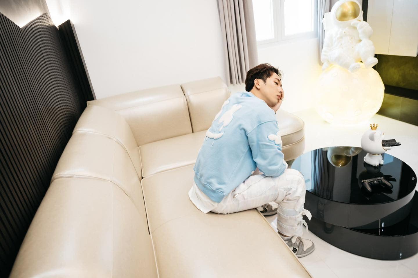 Bên trong căn nhà độc lạ của nam chính đang hot nhất phòng vé, thiếu gia phim Mai - Tuấn Trần-4