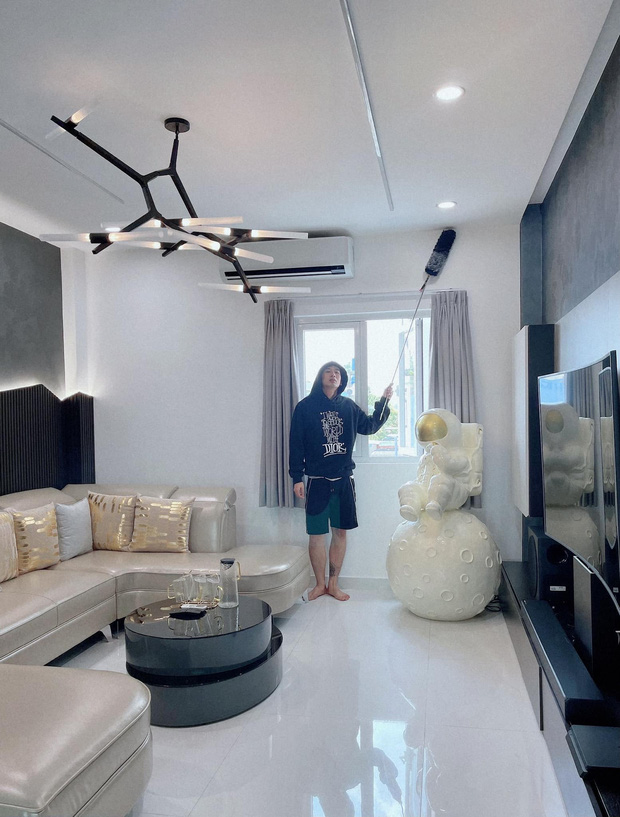 Bên trong căn nhà độc lạ của nam chính đang hot nhất phòng vé, thiếu gia phim Mai - Tuấn Trần-7