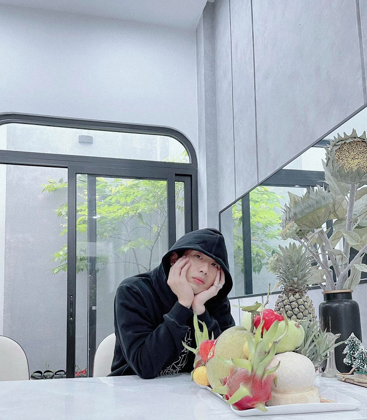 Bên trong căn nhà độc lạ của nam chính đang hot nhất phòng vé, thiếu gia phim Mai - Tuấn Trần-10