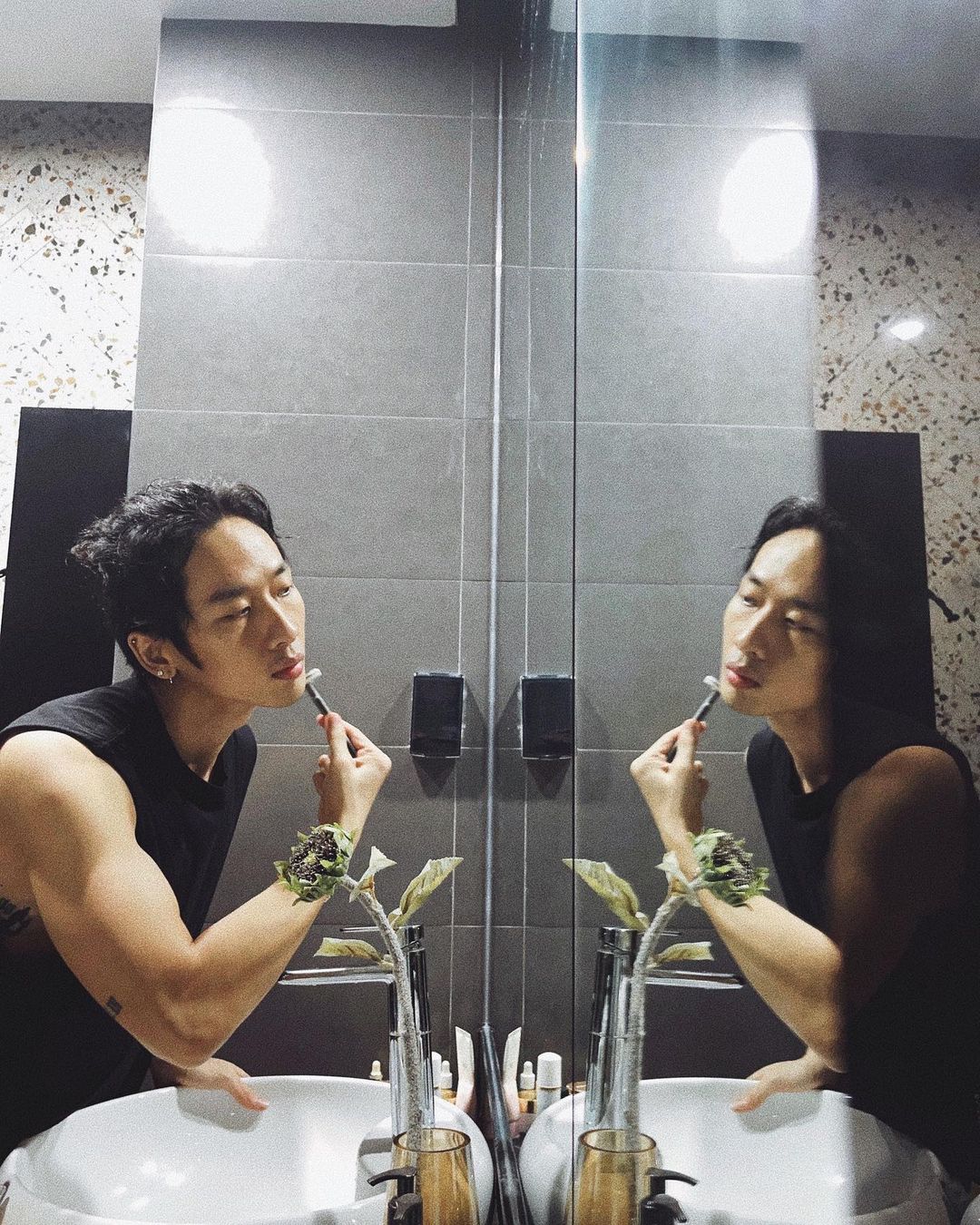 Bên trong căn nhà độc lạ của nam chính đang hot nhất phòng vé, thiếu gia phim Mai - Tuấn Trần-19