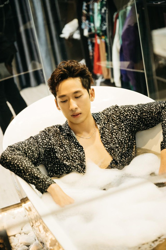 Bên trong căn nhà độc lạ của nam chính đang hot nhất phòng vé, thiếu gia phim Mai - Tuấn Trần-20