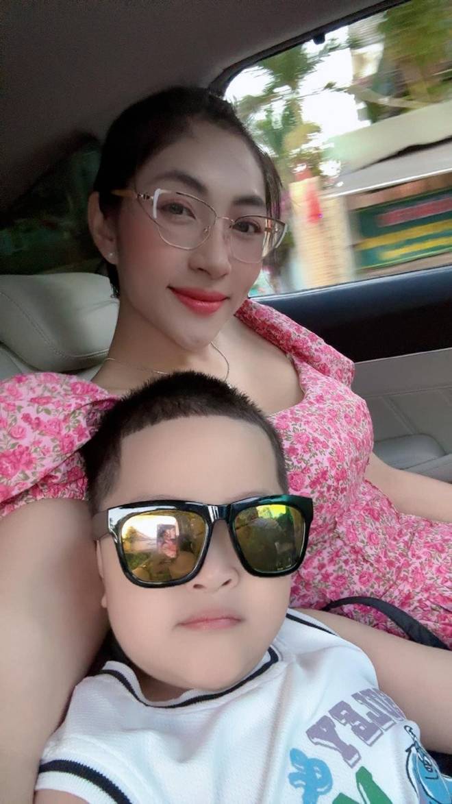 Đơn thân sau 2 năm ly hôn chồng doanh nhân, HH Đặng Thu Thảo khéo nuôi con, cặp sinh đôi 3 tuổi cao lớn như bé 5 tuổi-6