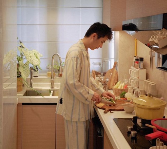 Chàng trai thuê chung cư cao cấp 65 triệu/tháng, tự tay trang trí mọi ngóc ngách khiến căn hộ thật ấm cúng-6