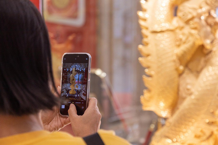 Chiêm ngưỡng tượng rồng dát vàng lớn nhất Việt Nam, cao hơn 3 mét tại Hà Nội-7