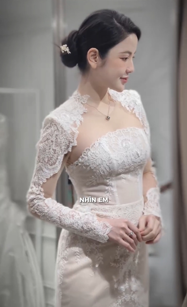 Chu Thanh Huyền tung ảnh thử váy cưới lại bị so sánh với Nhật Lê và Doãn Hải My-1