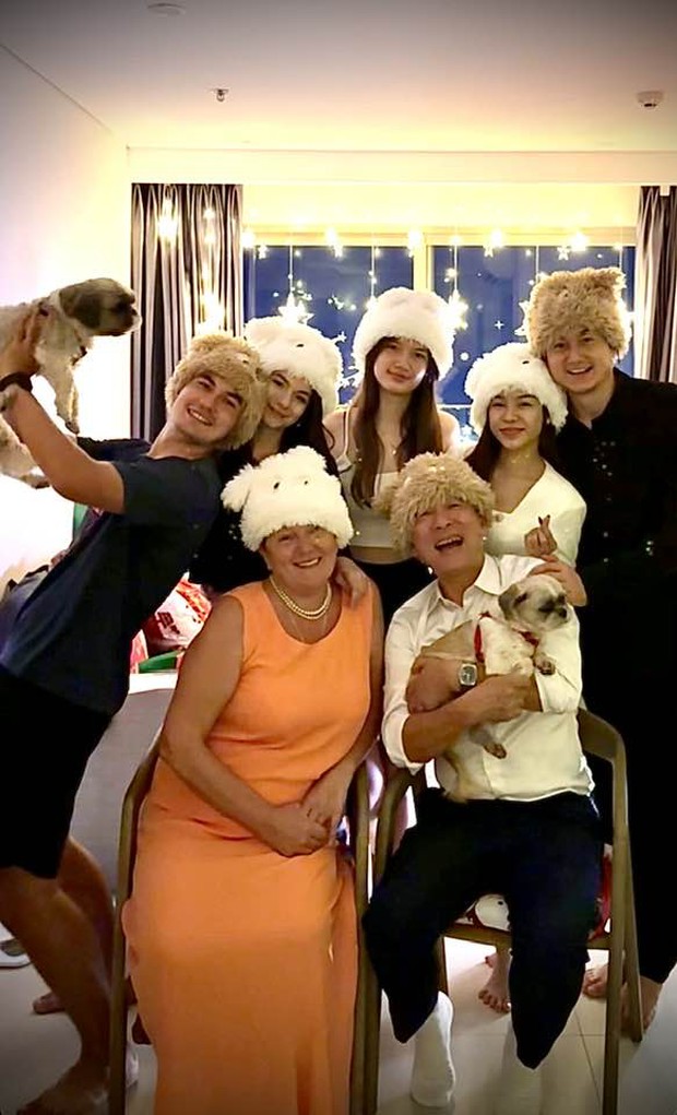 Yến Xuân cùng em gái Lâm Tây chiếm trọn spotlight ở Gala Quả bóng vàng 2023 với vẻ ngoài xinh đẹp, nóng bỏng, nói một điều cảm động về chàng-9