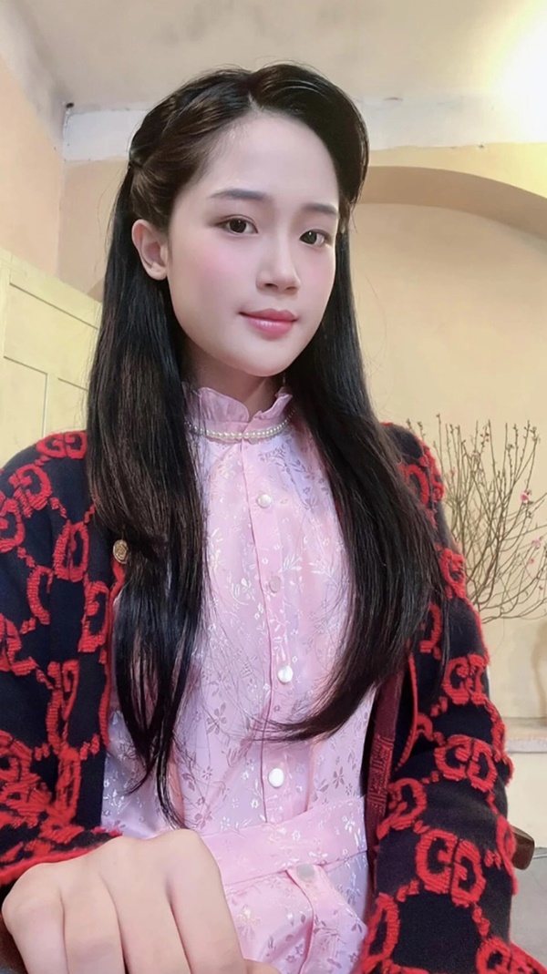 Nhan sắc đời thường gây ngỡ ngàng của nữ chính Đào, phở và piano-2