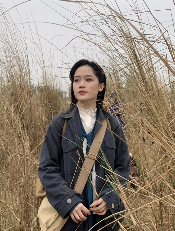 Nhan sắc đời thường gây ngỡ ngàng của nữ chính Đào, phở và piano-7