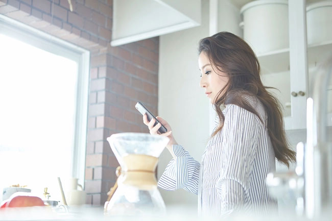 Vì 2 bức ảnh bạn thân của chồng gửi qua mà tôi tá hỏa, tức đến uất nghẹn lồng ngực-1