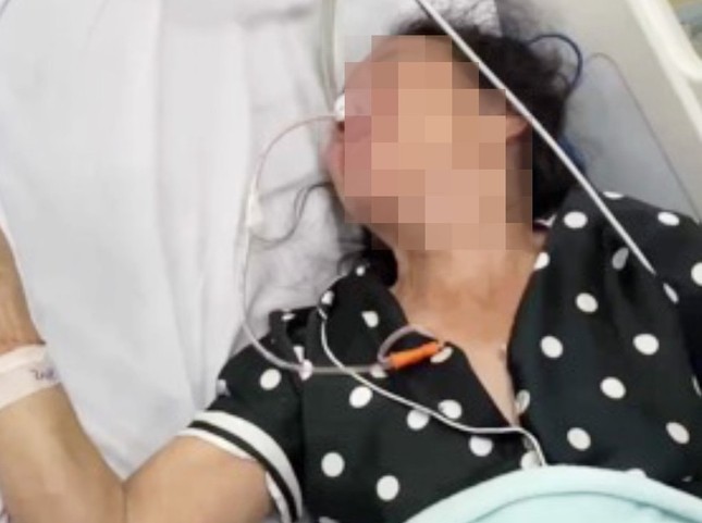 Người phụ nữ mắc bệnh cực hiếm bị nhầm với loạn thần vì tự la hét, cười nói một mình-1