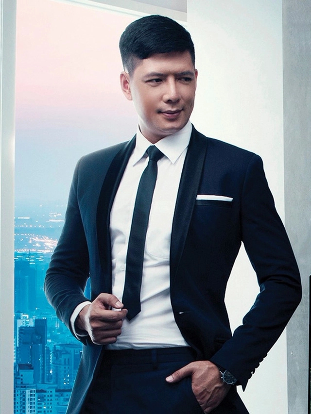 Nam thần Việt cưới vợ đại gia hơn 4 tuổi, rời showbiz, giờ bán sầu riêng, cuộc sống ra sao?-1