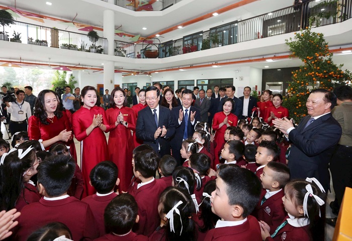 Chủ tịch nước Võ Văn Thưởng đến thăm, động viên cán bộ và nhân dân huyện Đông Anh nhân dịp đầu xuân mới-4