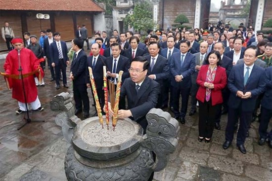 Chủ tịch nước Võ Văn Thưởng đến thăm, động viên cán bộ và nhân dân huyện Đông Anh nhân dịp đầu xuân mới