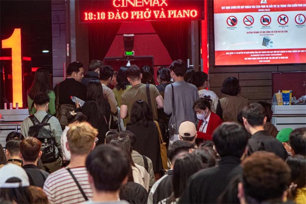 Nam diễn viên Châu Phi đang gây sốt trong Đào, phở và piano: Danh tính thật khiến dân mạng trầm trồ-11